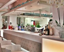 H2no Cocktail Bar in Lignano
