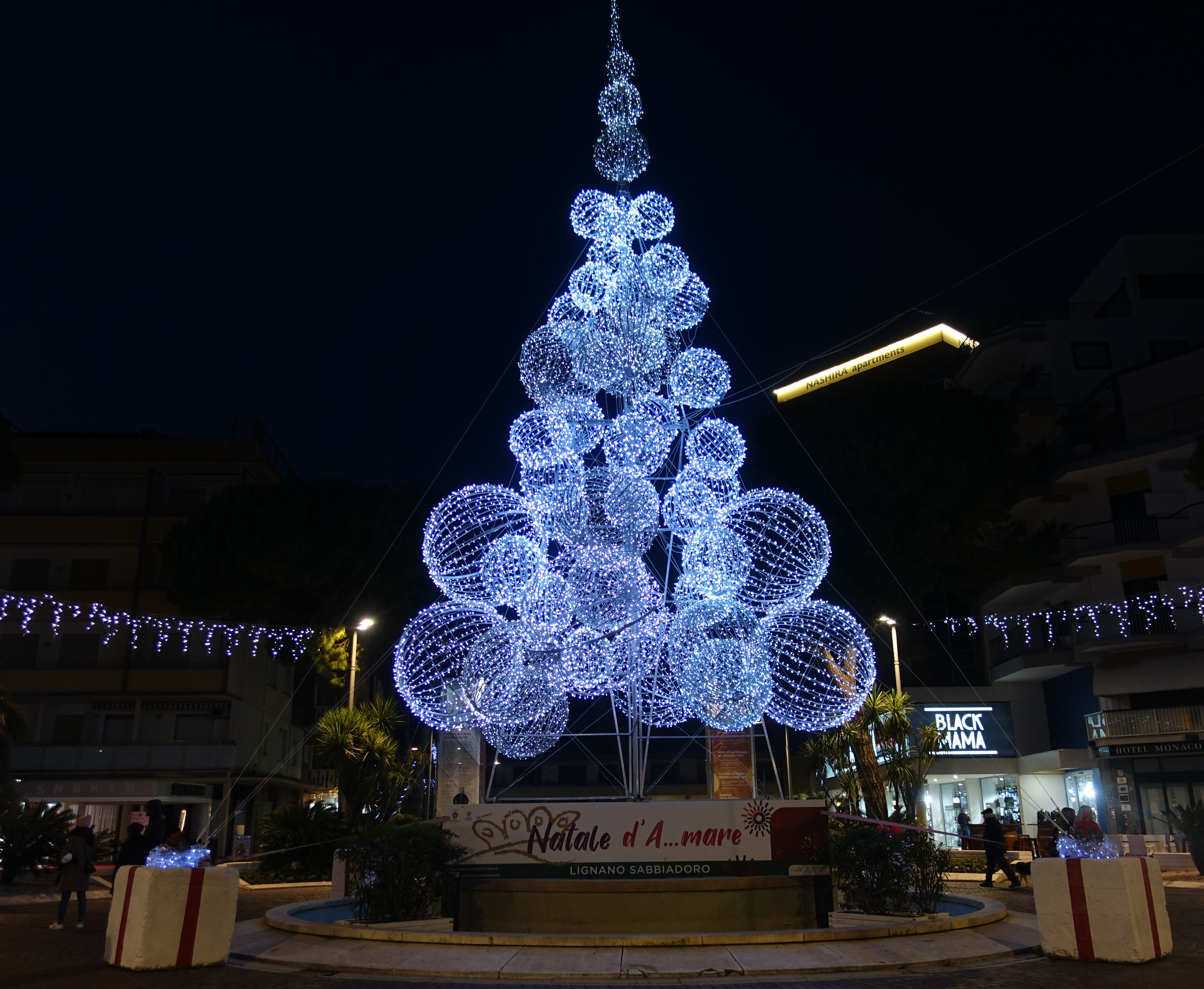 Albero di Natale di Piazza Fontana 