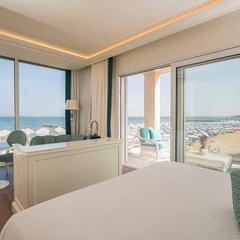 Riviera Resort