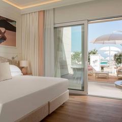 Riviera Resort