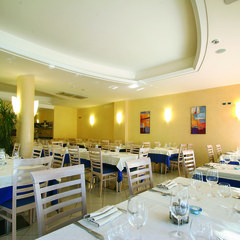 Der Speisesaal des Hotels Bolonga