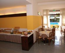 Frühstücksraum im Aparthotel Carinzia in Lignano