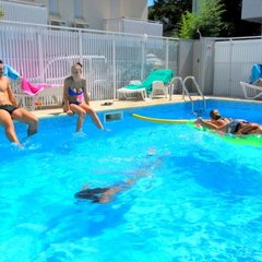 Der Pool des Hotels Nuova Graziosa