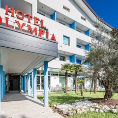 Entrance to hotel Olympia