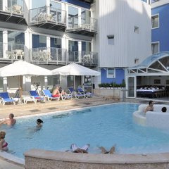 Pool des Hotels Astro in Lignano