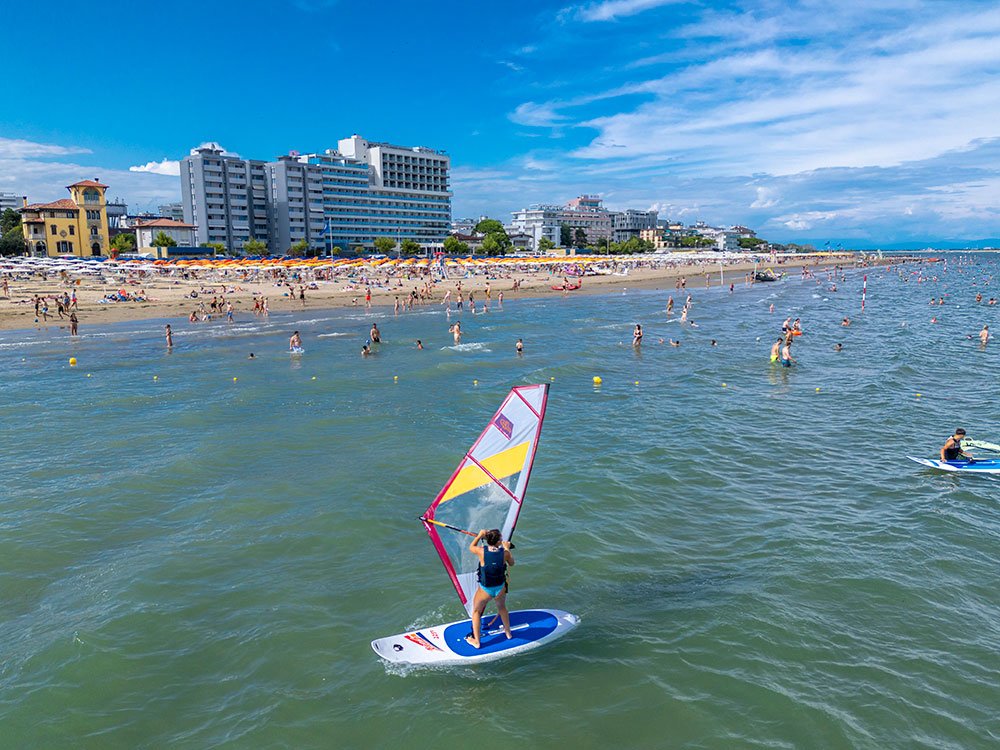 sport acquatici con lisagest spiaggia lignano sabbiadoro