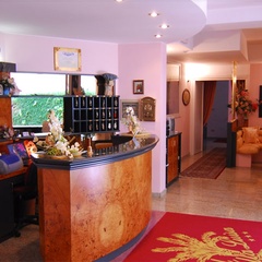 La reception dell'hotel villa Luisa a Lignano