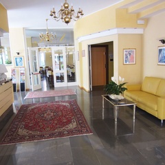 La hall dell'hotel Ambassador